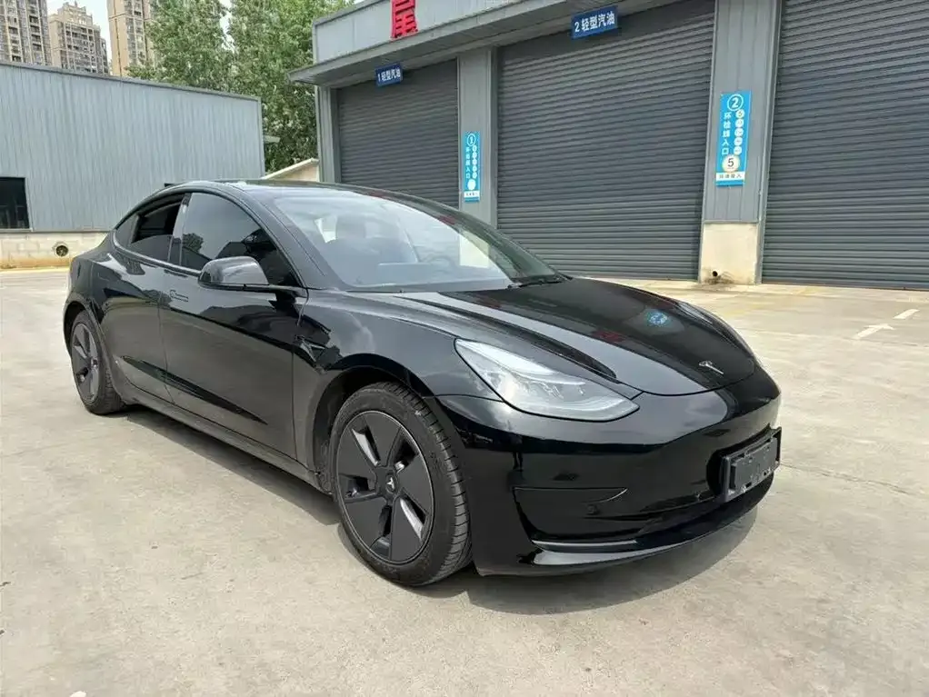 Tesla Model 3 — фото 10