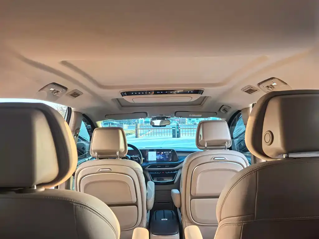 Buick GL8 Hybrid — фото 5