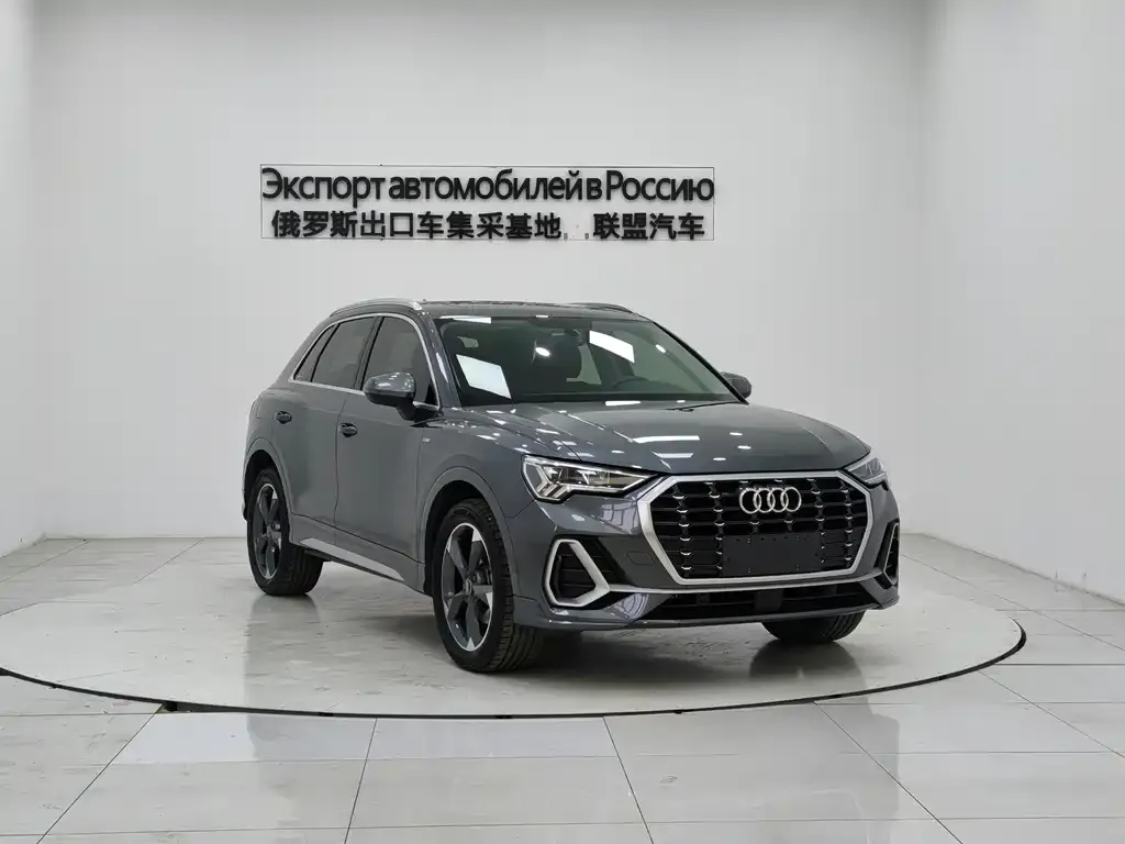 Audi Q3 — фото 1