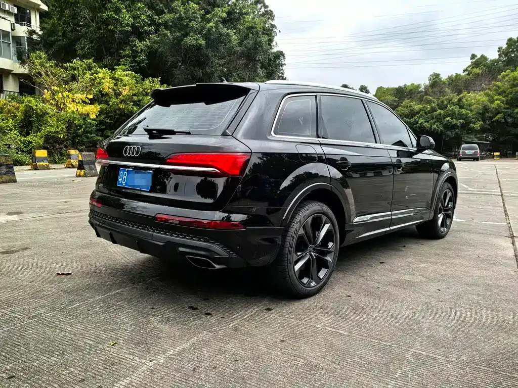 Audi Q7 — фото 6