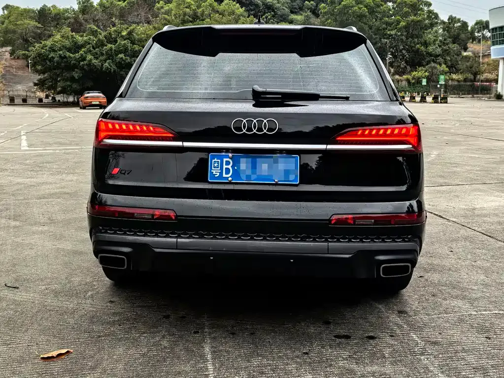 Audi Q7 — фото 7