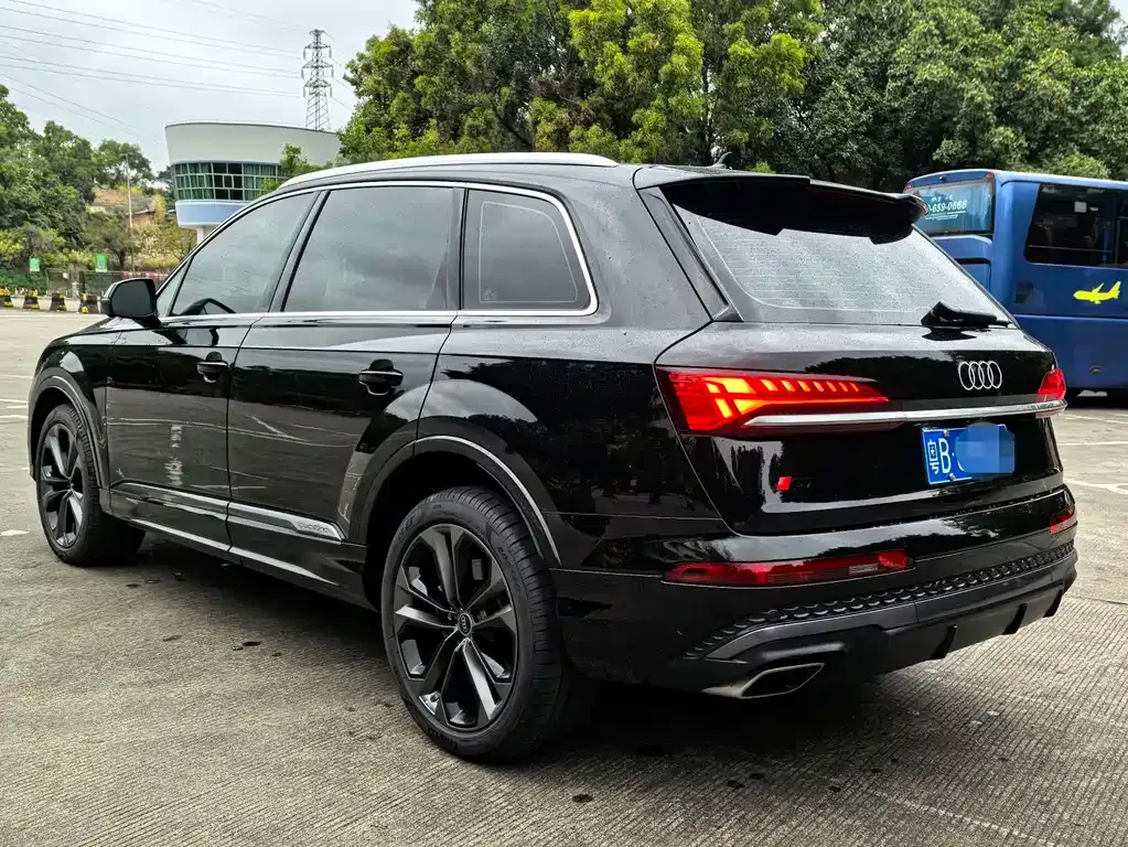 Audi Q7 — фото 4