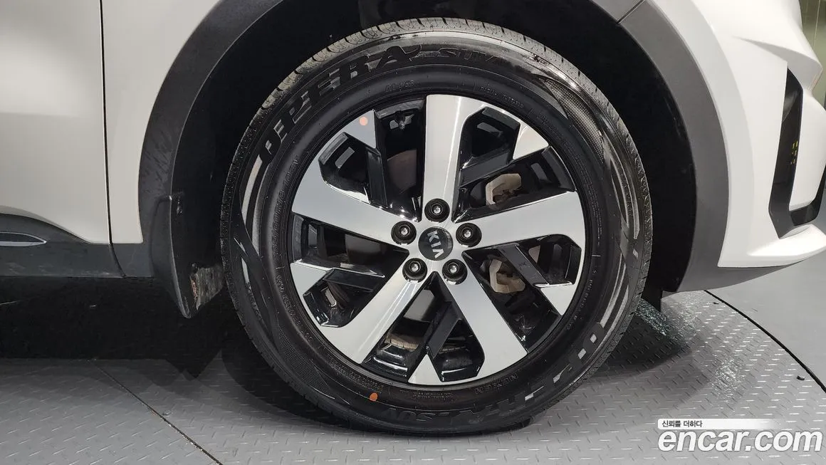 Kia Sorento — фото 8