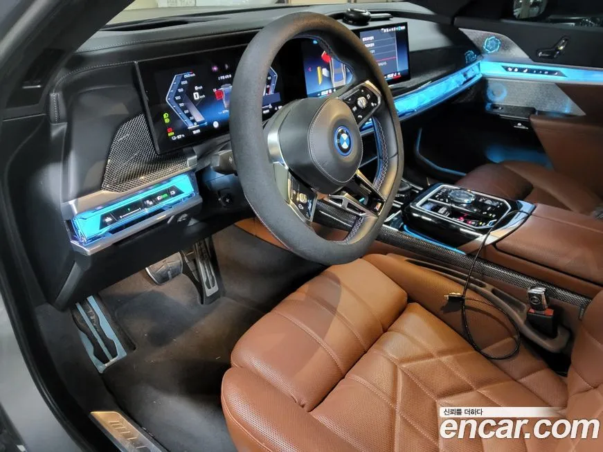 BMW i7 — фото 10