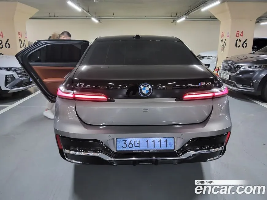 BMW i7 — фото 3