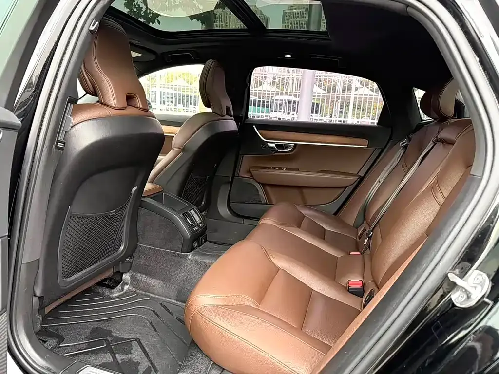 Volvo S90 — фото 3