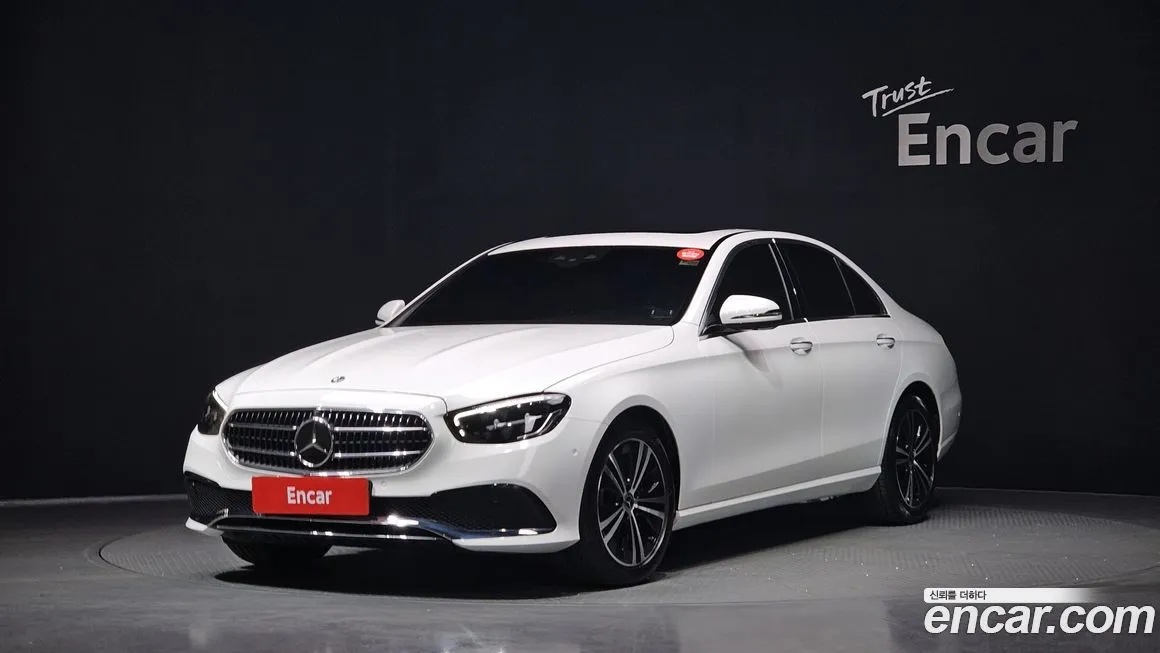 Mercedes-Benz E-Class — фото 1