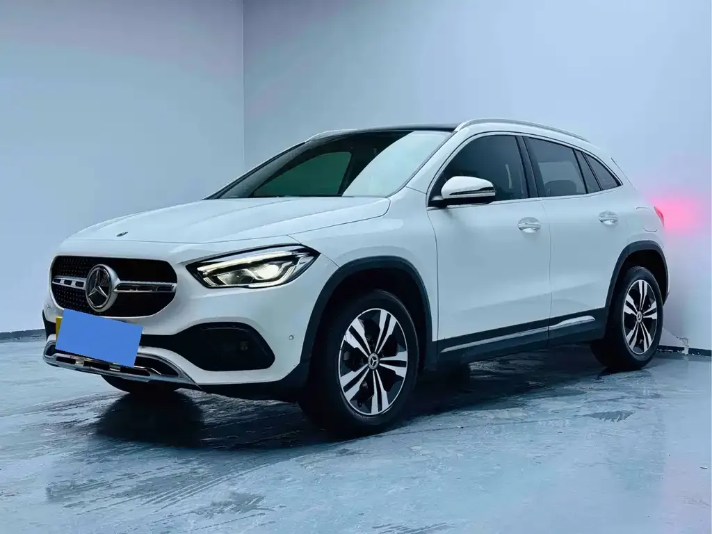 Mercedes-Benz GLA — фото 1