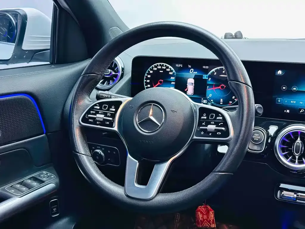 Mercedes-Benz GLA — фото 6