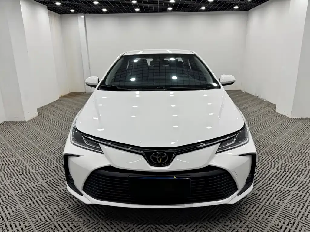 Toyota Corolla — фото 6