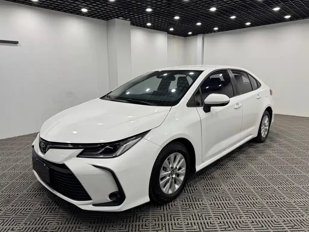 Toyota Corolla — фото 4
