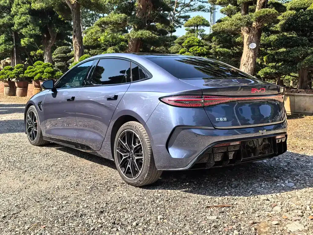 BYD Seal — фото 10