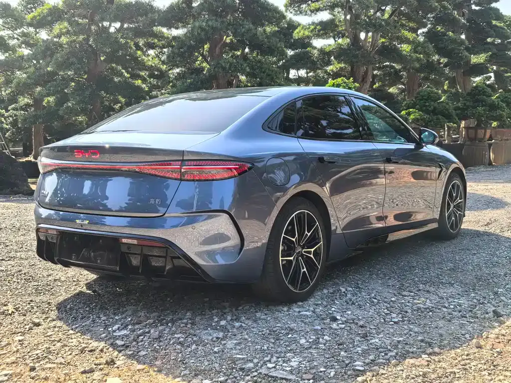 BYD Seal — фото 4