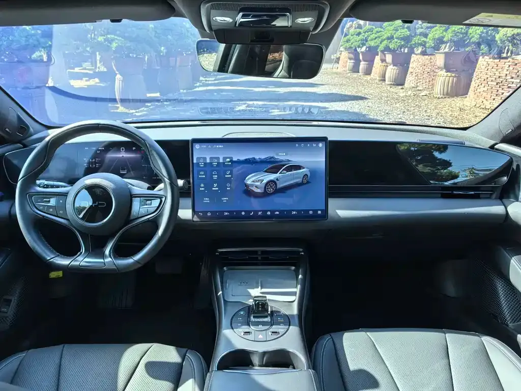 BYD Seal — фото 3