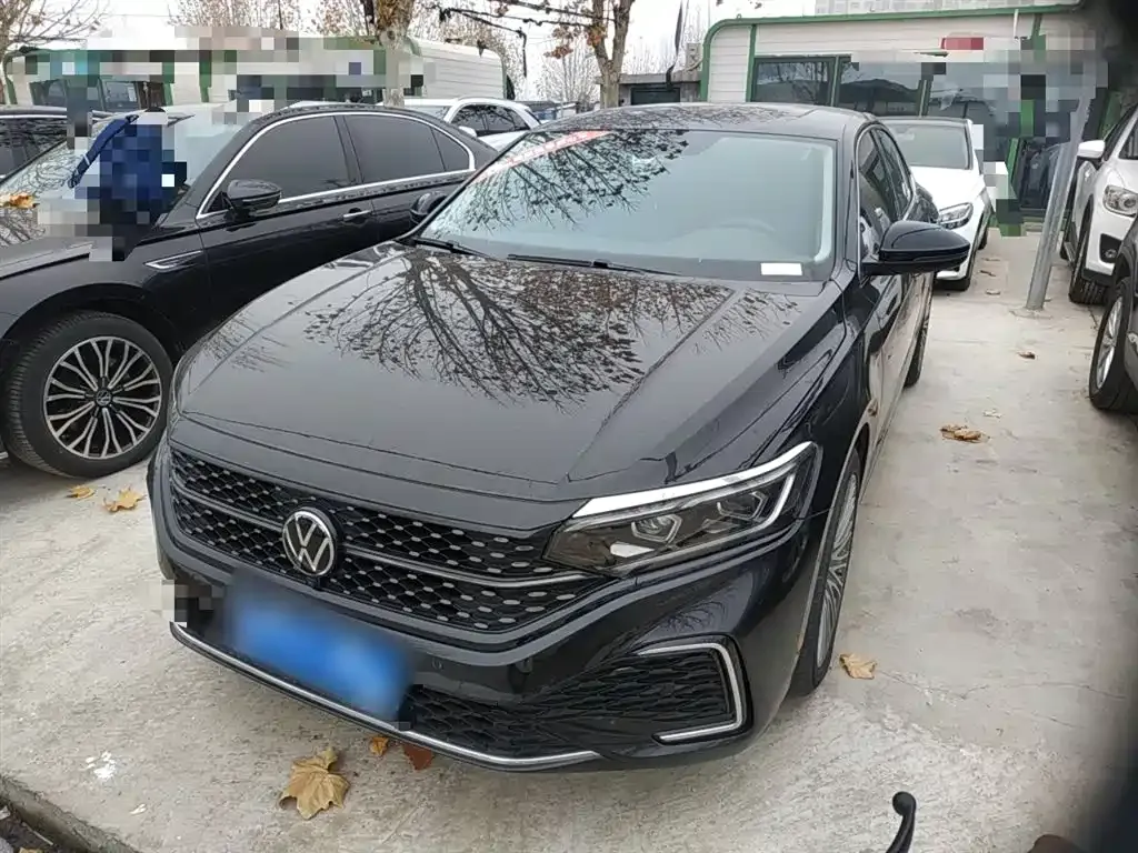 Volkswagen Passat — фото 1