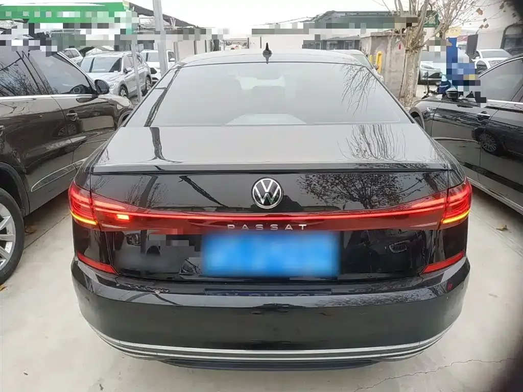 Volkswagen Passat — фото 10
