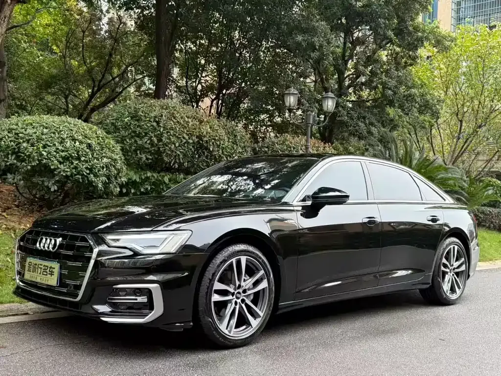 Audi A6L — фото 1