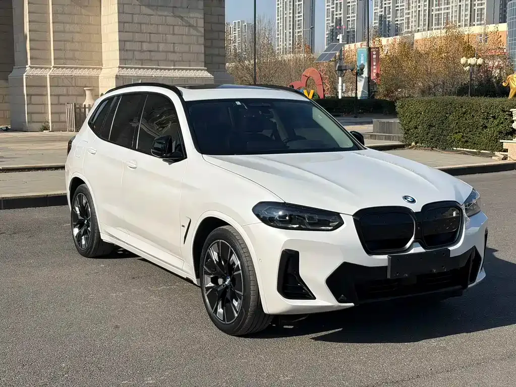 BMW iX3 — фото 6