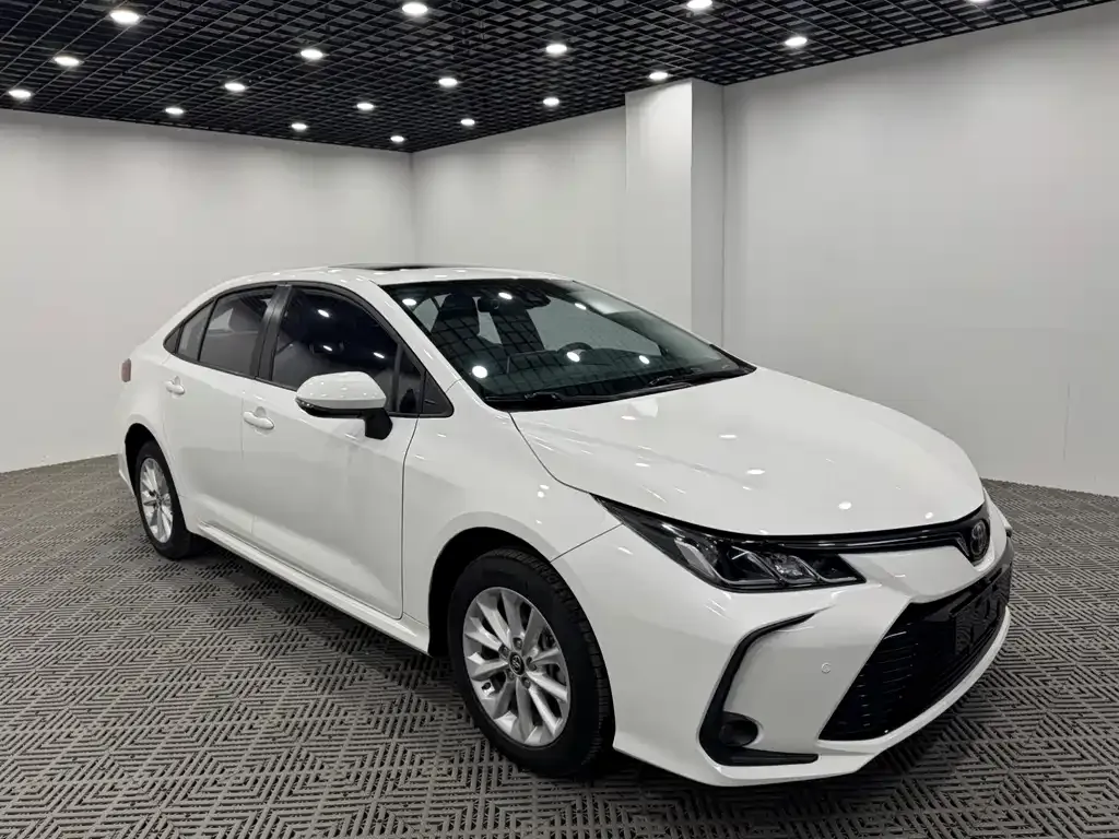 Toyota Corolla — фото 1