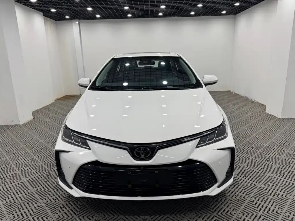 Toyota Corolla — фото 8