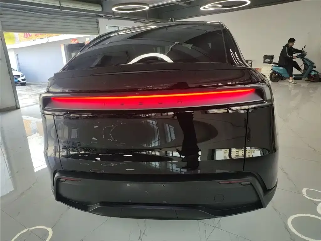 Tesla Model Y L — фото 2