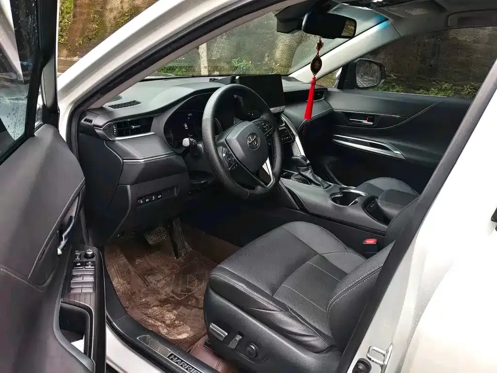 Toyota Harrier — фото 3