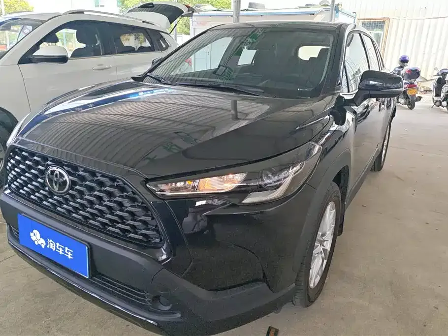 Toyota Corolla Cross — фото 1