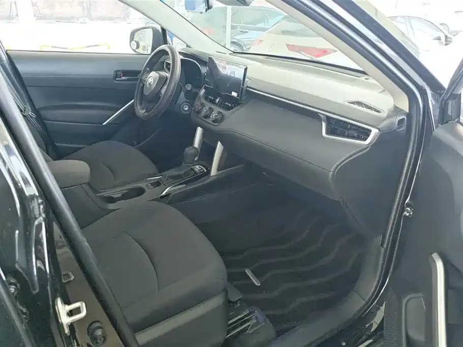 Toyota Corolla Cross — фото 2
