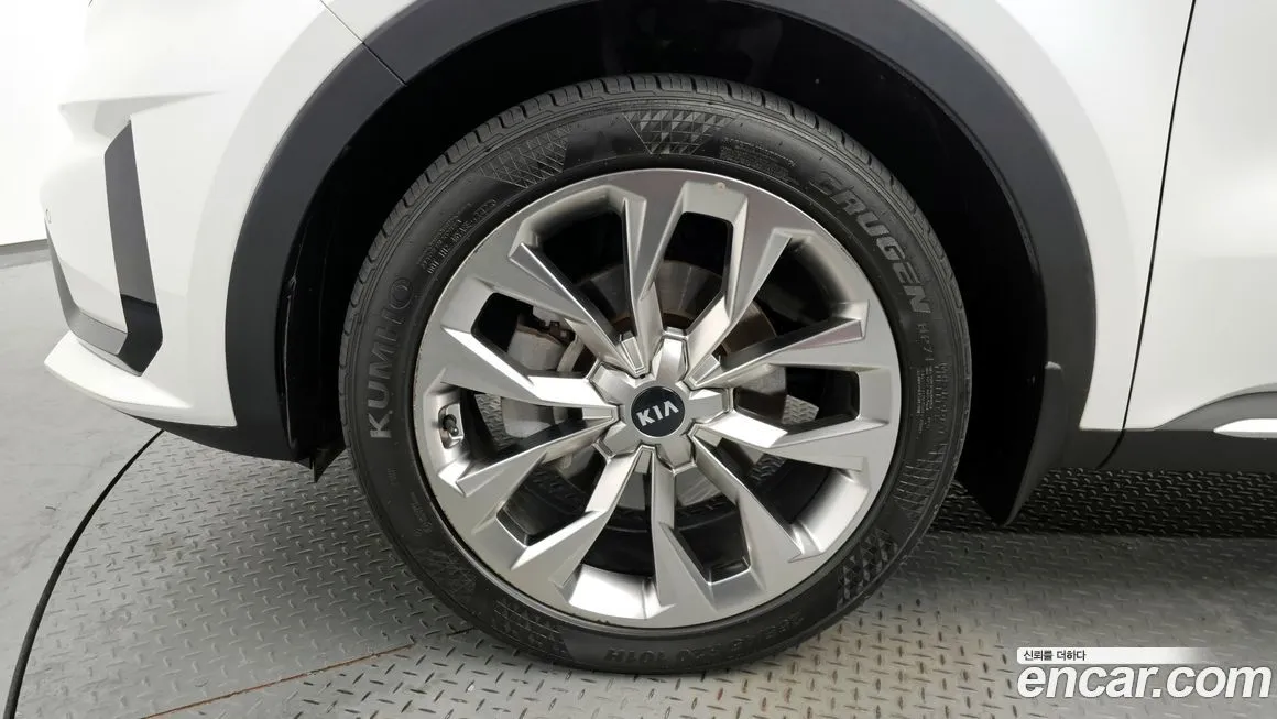 Kia Sorento — фото 5