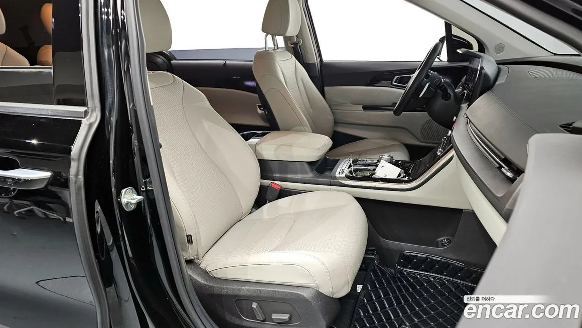 Kia Carnival — фото 10