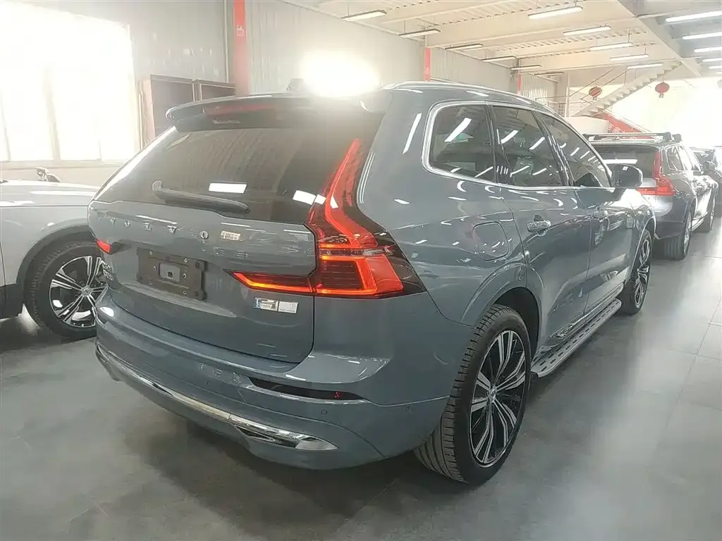 Volvo XC60 PHEV — фото 8