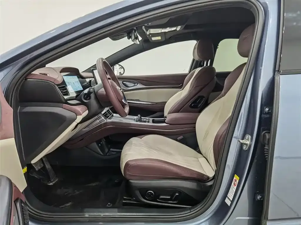 BYD Seal — фото 3