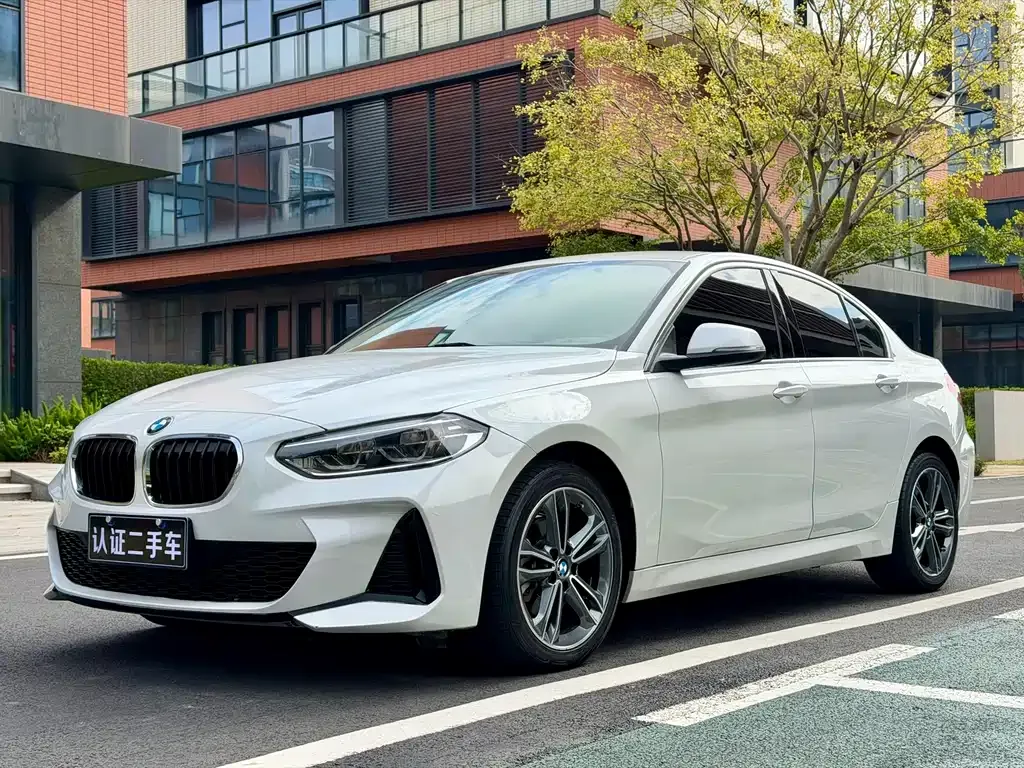 BMW 1 Series — фото 1