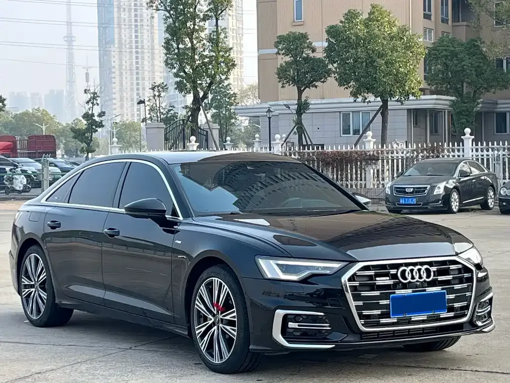 Audi A6L — фото 1