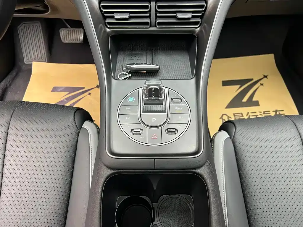 BYD Seal 05 DM-i — фото 10
