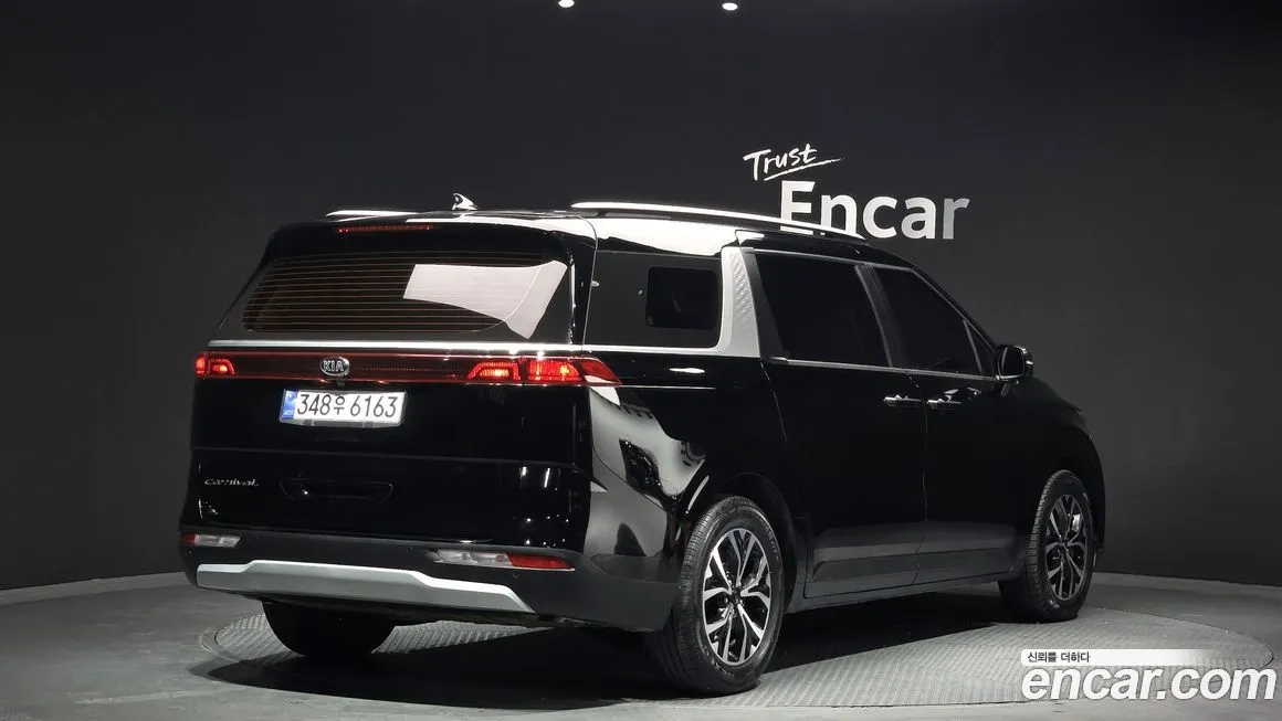 Kia Carnival — фото 2