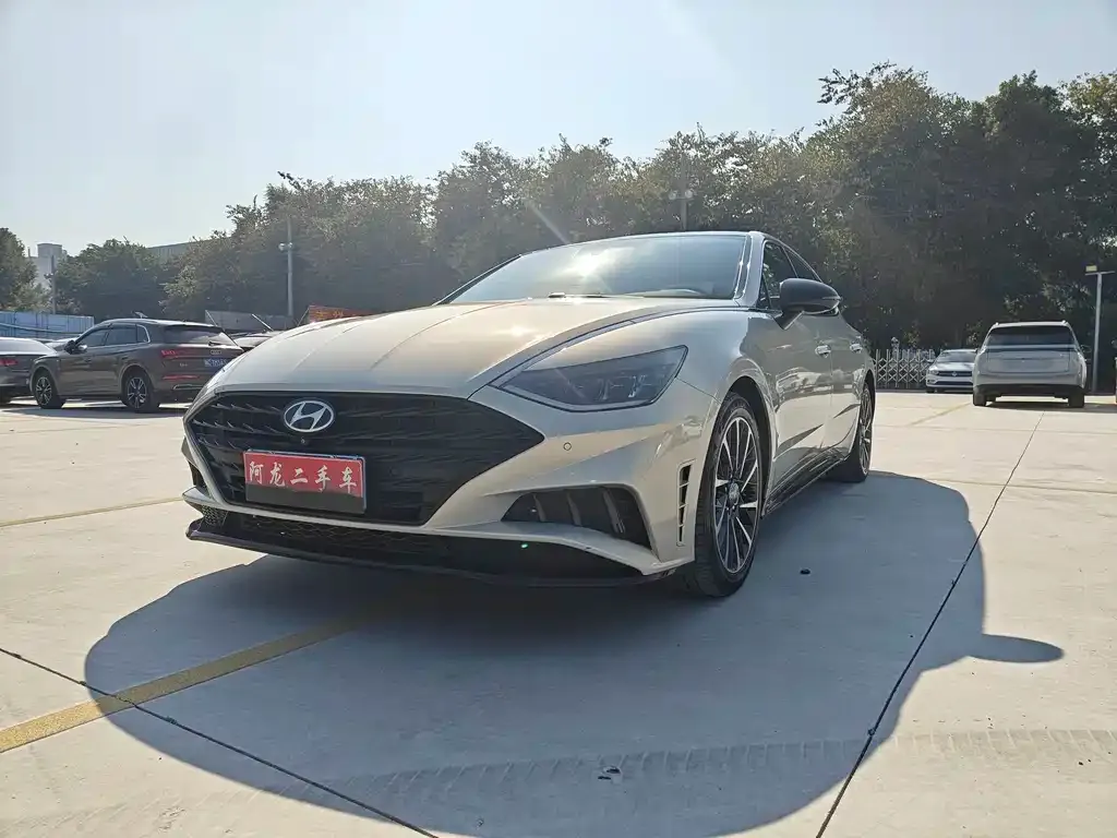 Hyundai Sonata — фото 1