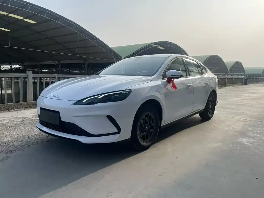 BYD Seal 05 DM-i — фото 1
