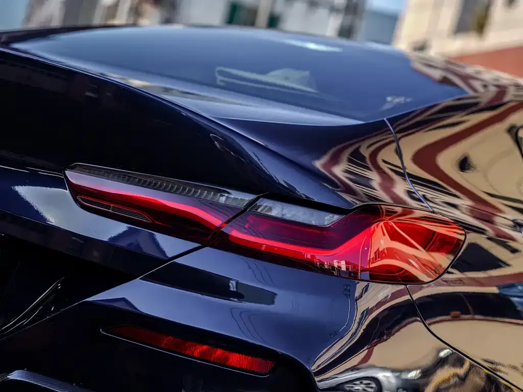 BMW 8 Series — фото 5