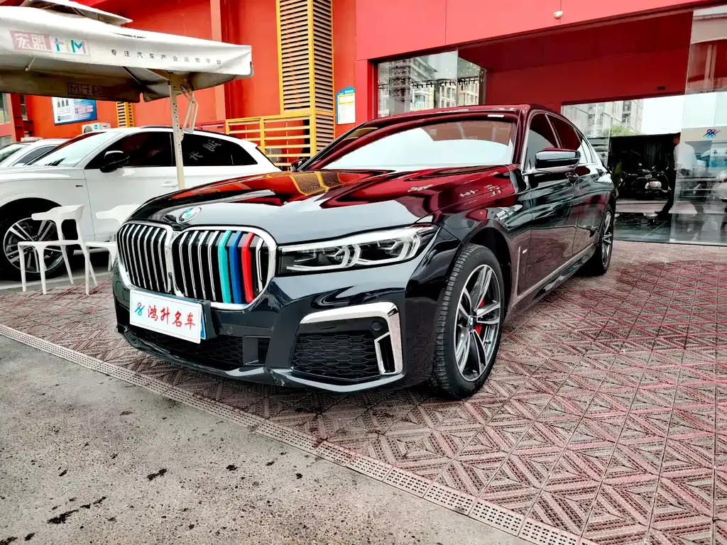 BMW 7 Series — фото 1