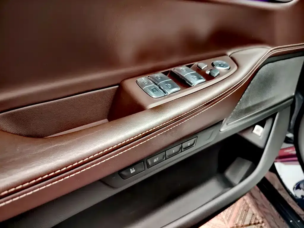 BMW 7 Series — фото 3