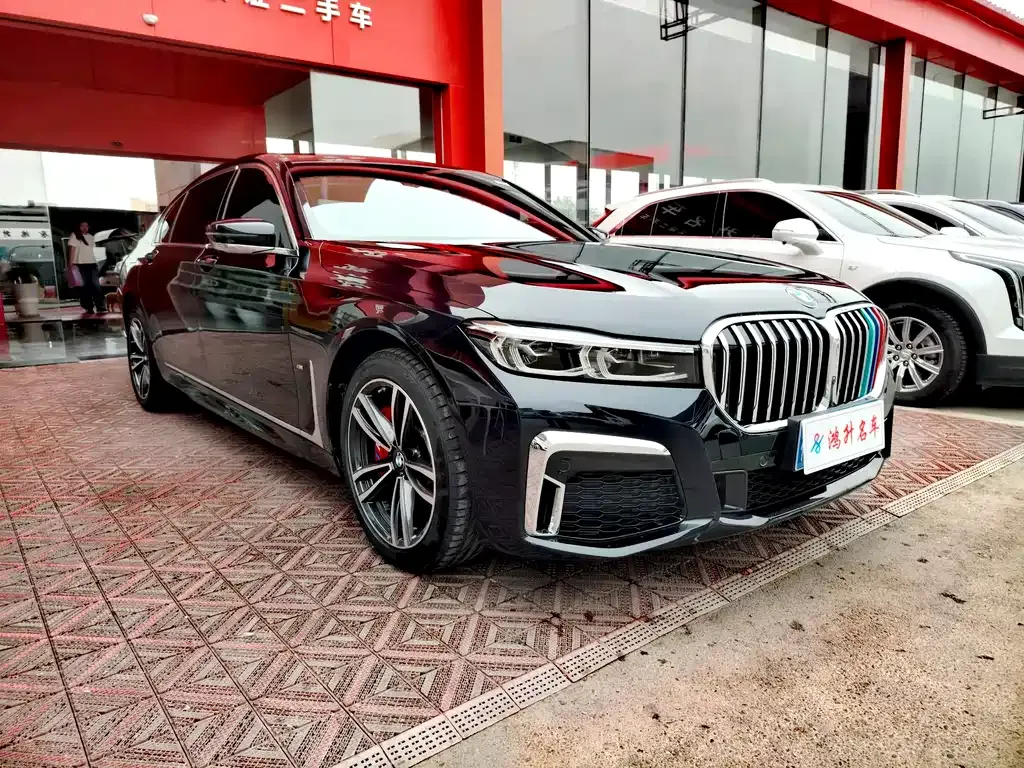 BMW 7 Series — фото 10