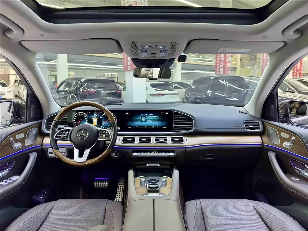 Mercedes-Benz GLS — фото 10