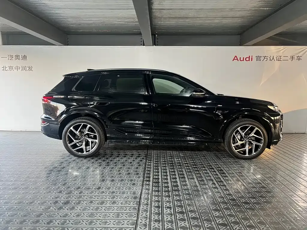 Audi Q6L e-tron — фото 10