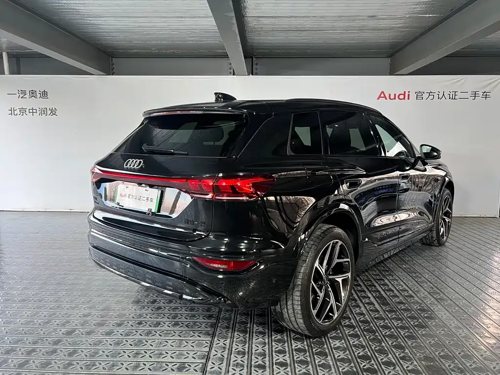 Audi Q6L e-tron — фото 9