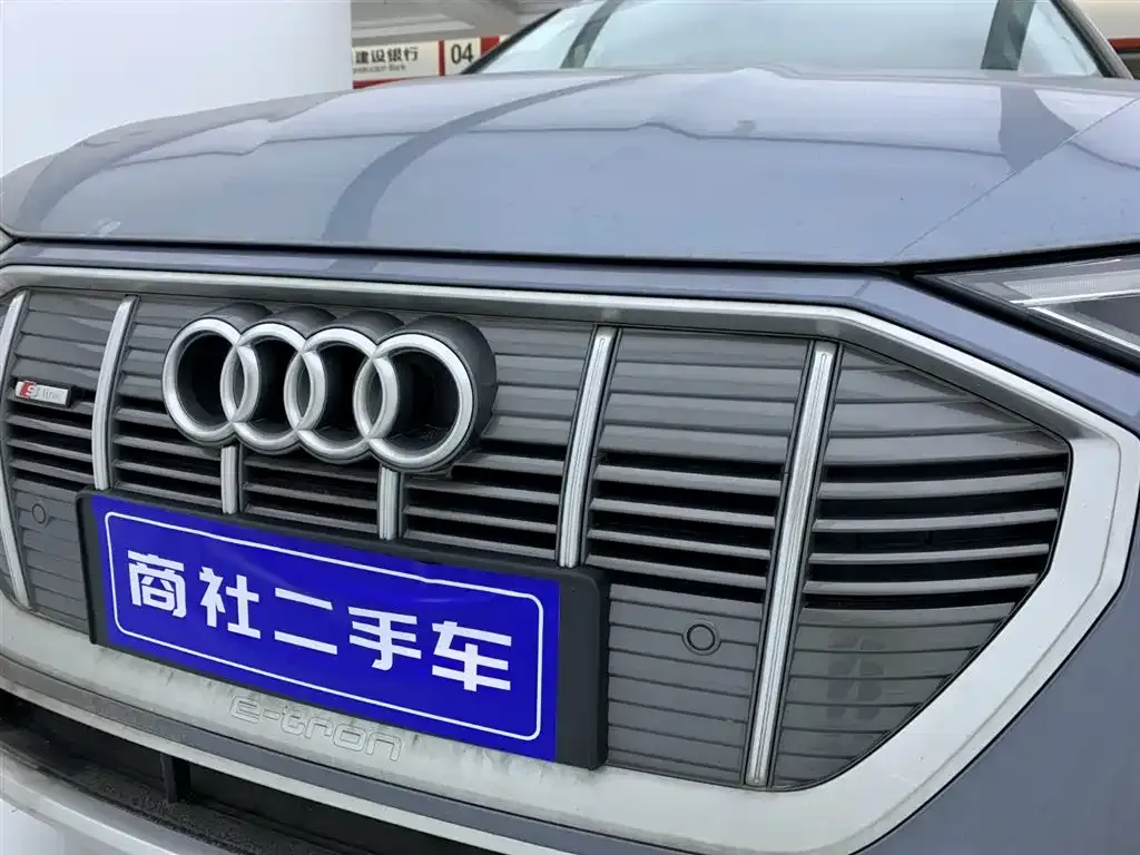 Audi e-tron — фото 10