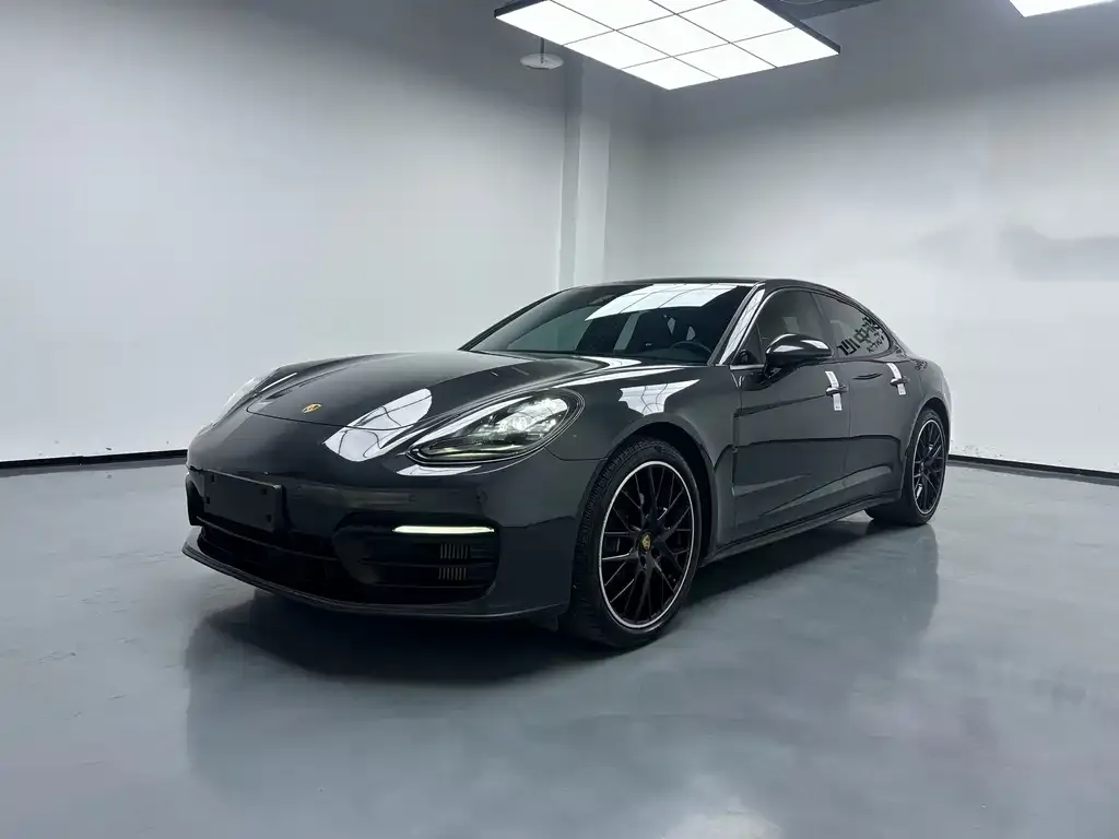 Porsche Panamera — фото 1