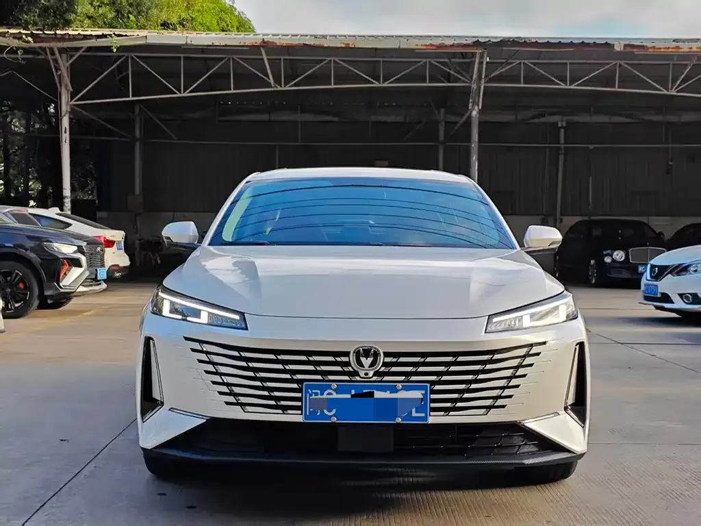 Changan Eado — фото 10