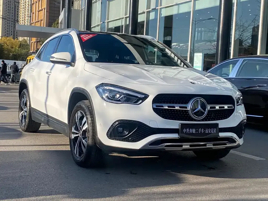 Mercedes-Benz GLA — фото 7
