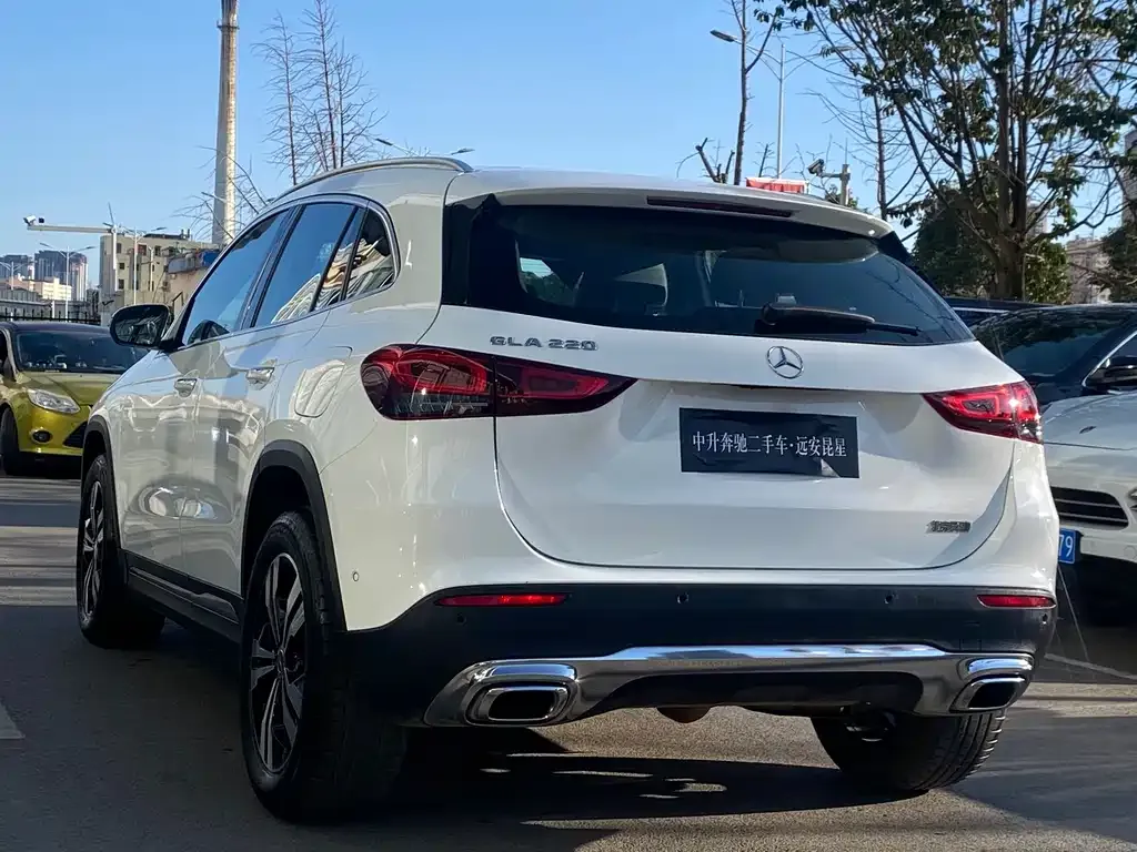 Mercedes-Benz GLA — фото 8